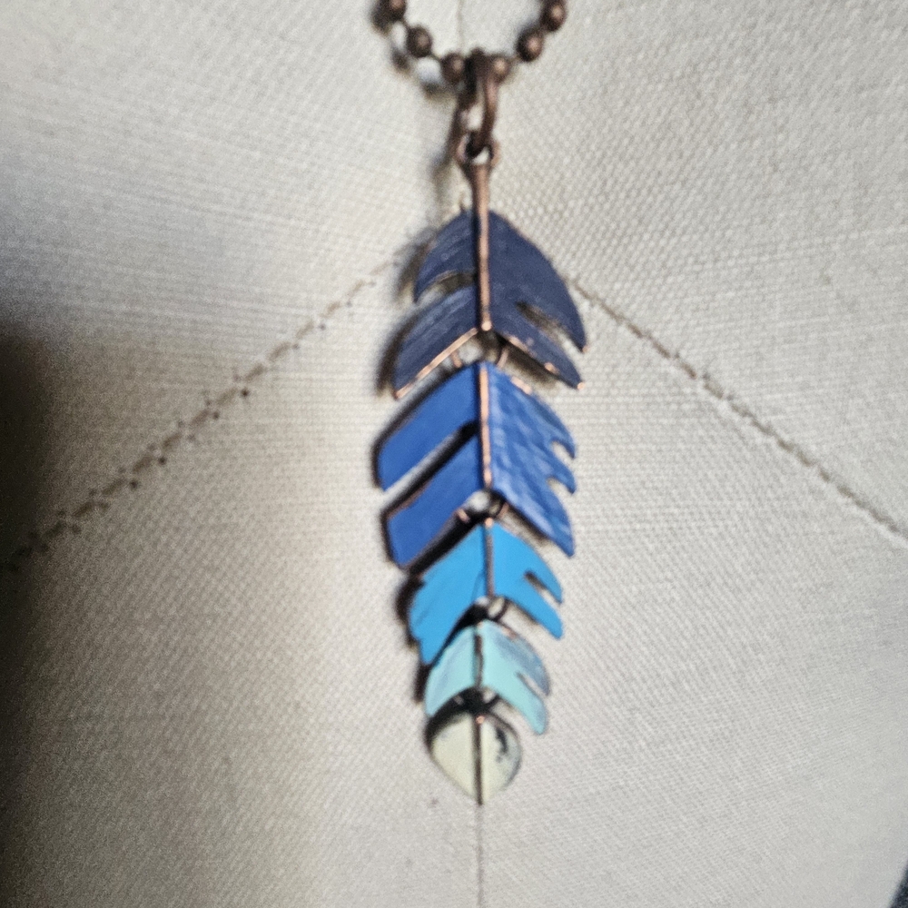 Elegant Blue Gradient Feather Necklace On Ball Chain
